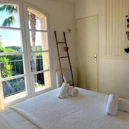 Beautiful House With Pool And Terrace In Gassin *