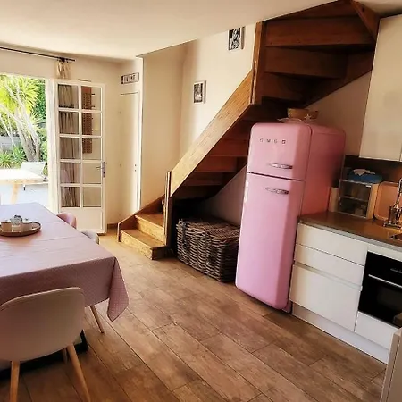 Beautiful House With Pool And Terrace In Gassin Feriehus